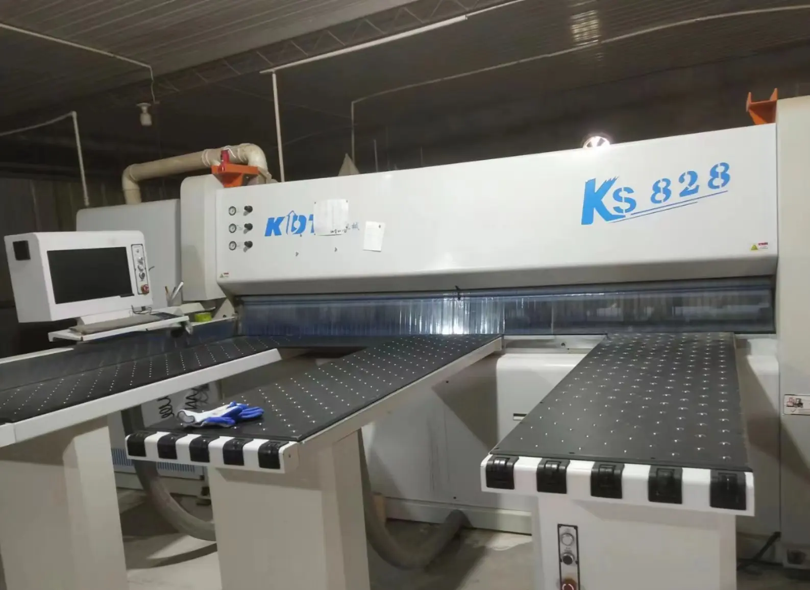 Panel cutting equipment